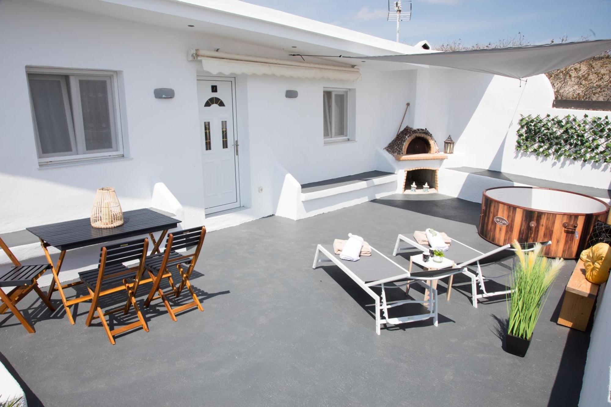 Village Anto Fira Exterior foto